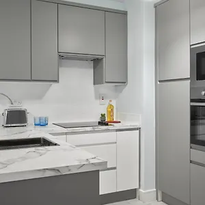 spacious-2-bedroom-apartment-on-parnell-st.dublin-hotelsweb.com/